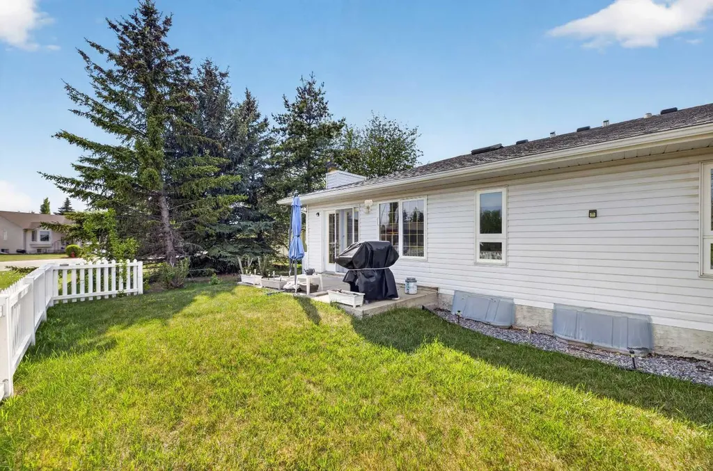 5611 Sunrise Crescent Olds AB T4H 1V9