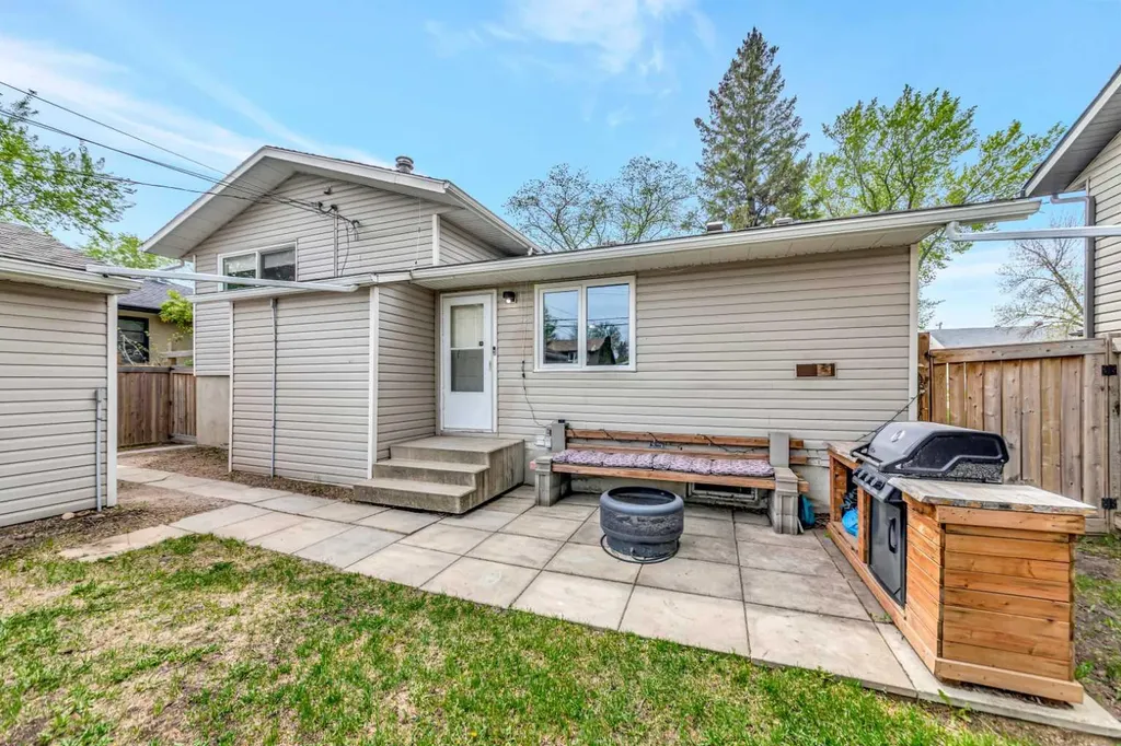 5216 46 Street Lloydminster AB T9V 0C8