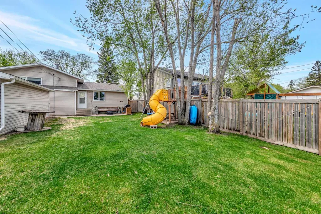 5216 46 Street Lloydminster AB T9V 0C8
