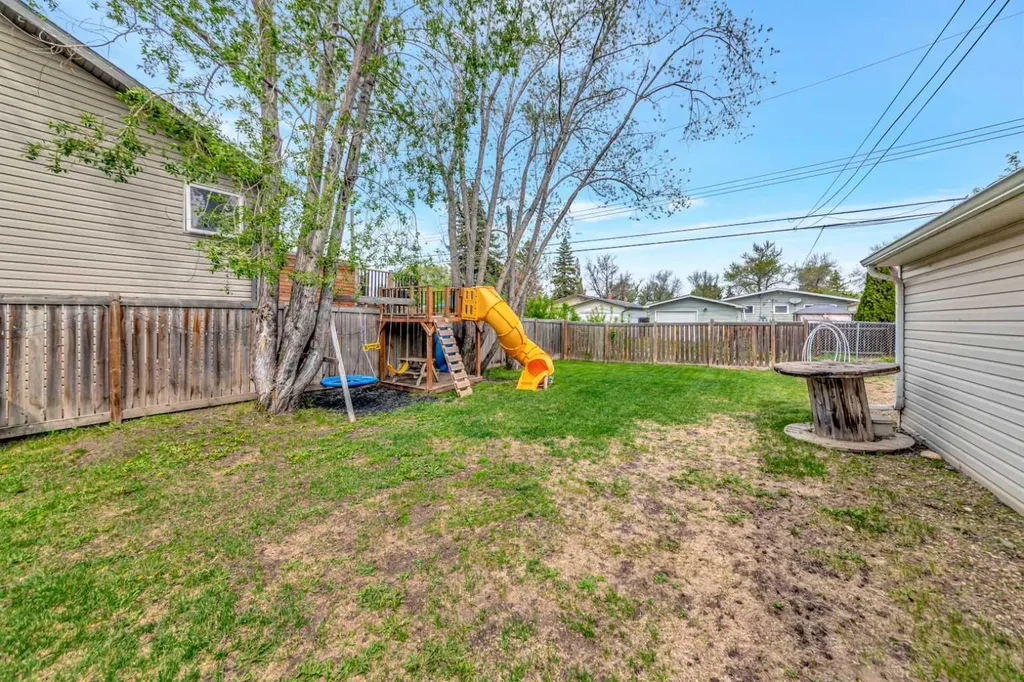 5216 46 Street Lloydminster AB T9V 0C8