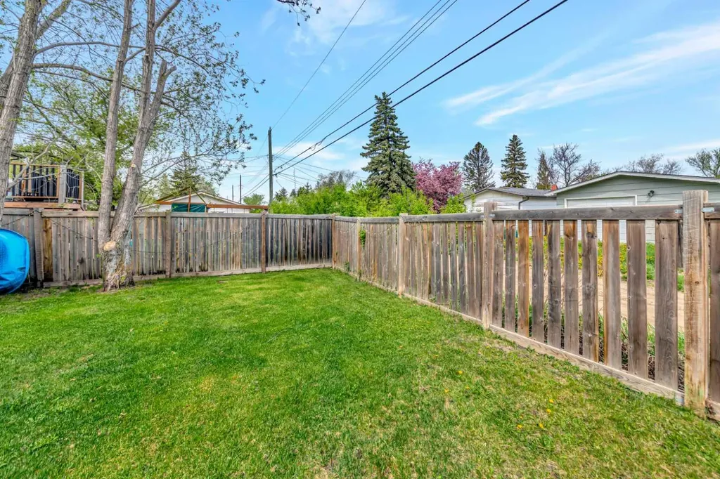 5216 46 Street Lloydminster AB T9V 0C8