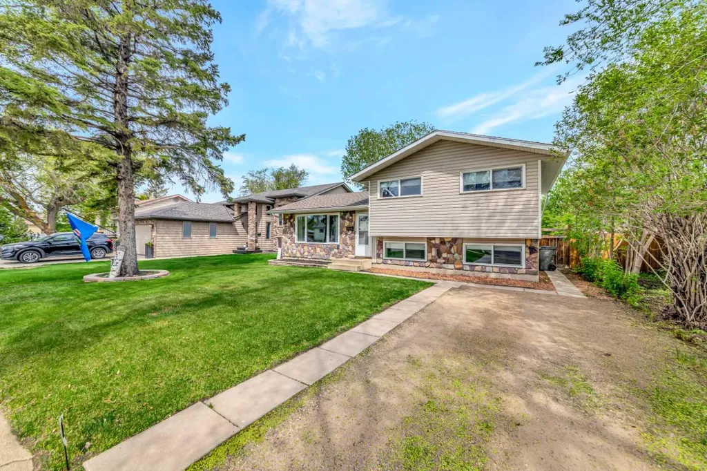 5216 46 Street Lloydminster AB T9V 0C8