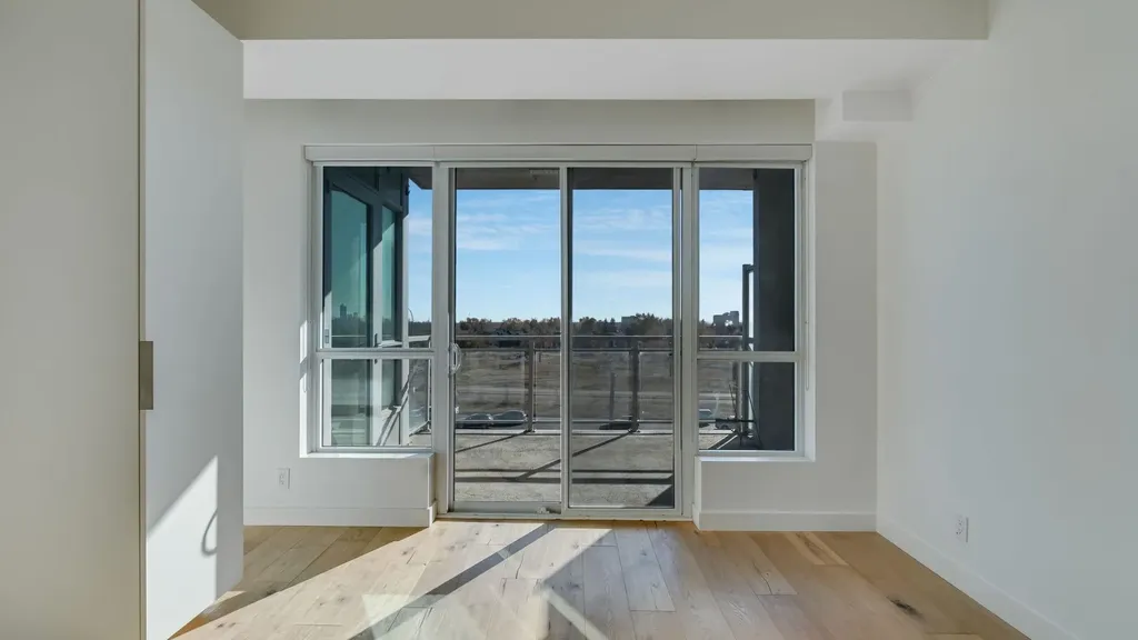 63 Inglewood Park SE Calgary AB T2G 1B7