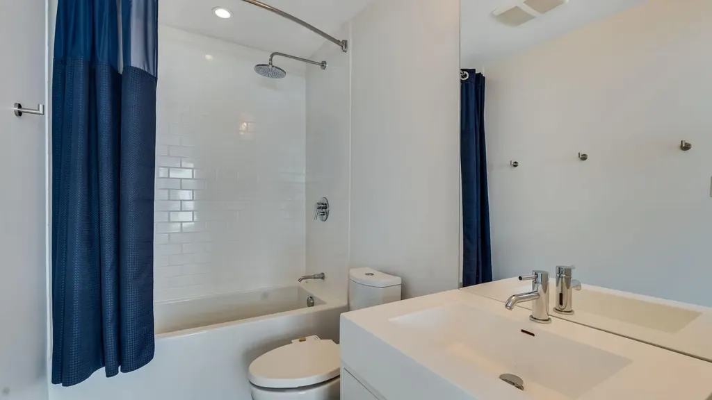 63 Inglewood Park SE Calgary AB T2G 1B7