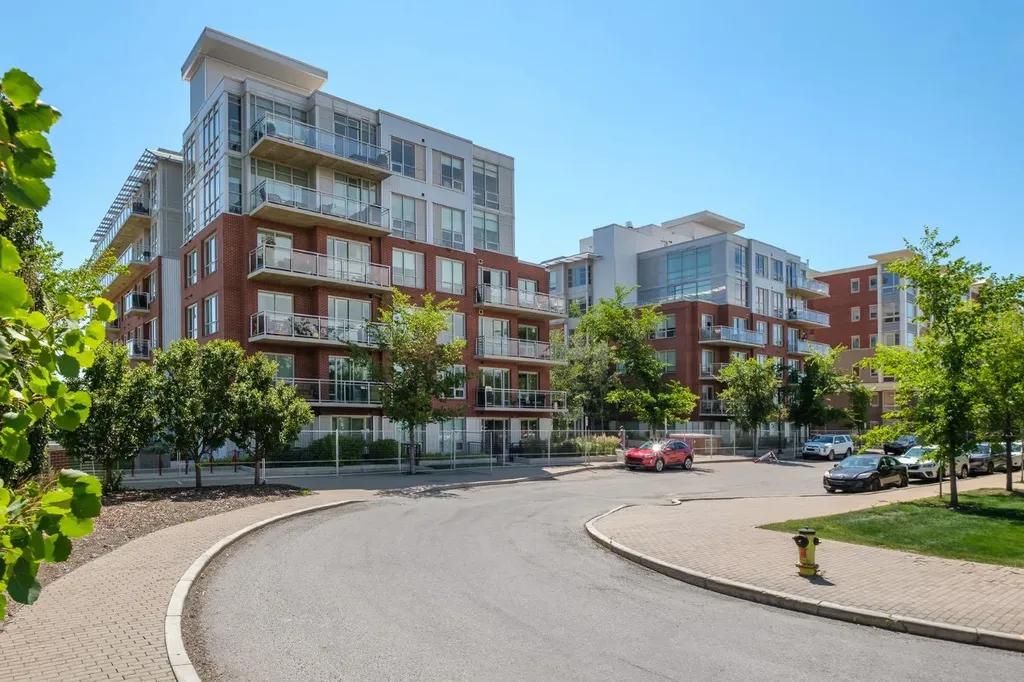 63 Inglewood Park SE Calgary AB T2G 1B7