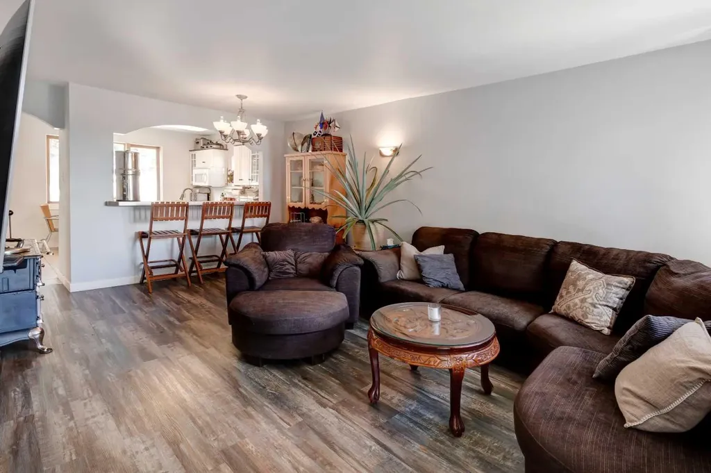4007 Centre A Street NE Calgary AB T2E 3A7