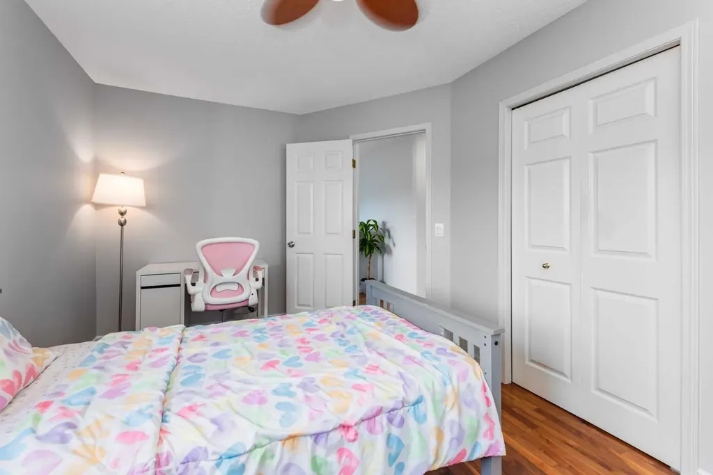 44 Tuscarora Place NW Calgary AB T3L 2G1