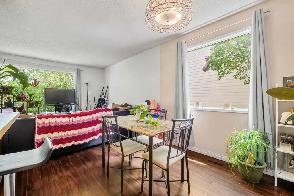 224 Ranchview Place NW Calgary AB T3G 1R7