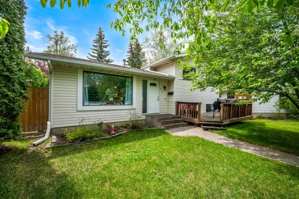 224 Ranchview Place NW Calgary AB T3G 1R7