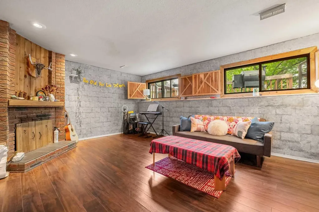 224 Ranchview Place NW Calgary AB T3G 1R7