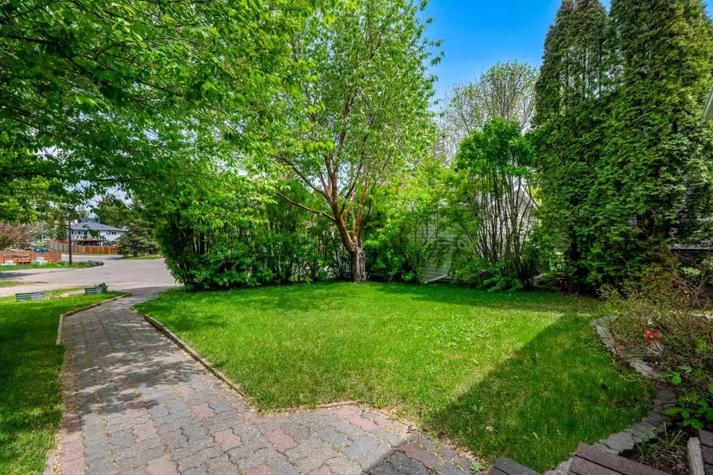 224 Ranchview Place NW Calgary AB T3G 1R7