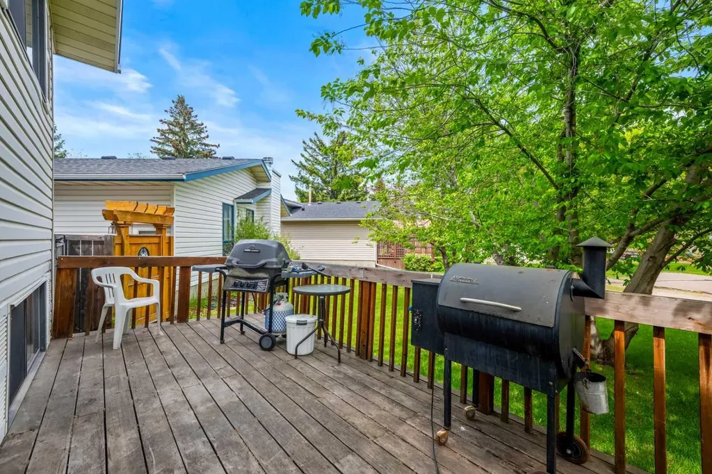 224 Ranchview Place NW Calgary AB T3G 1R7