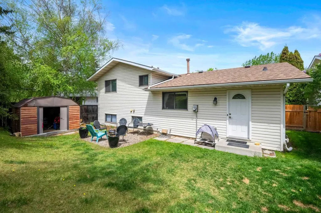 224 Ranchview Place NW Calgary AB T3G 1R7