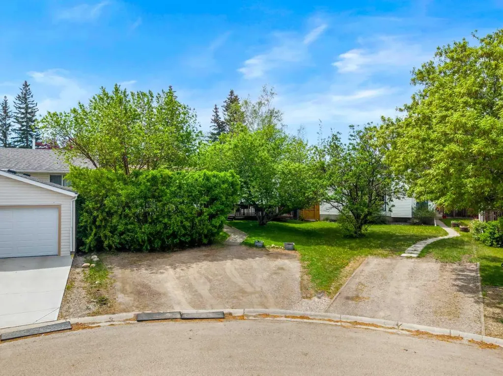 224 Ranchview Place NW Calgary AB T3G 1R7
