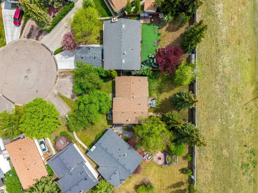 224 Ranchview Place NW Calgary AB T3G 1R7