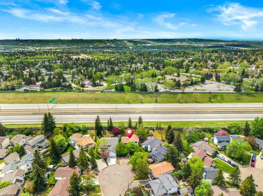 224 Ranchview Place NW Calgary AB T3G 1R7