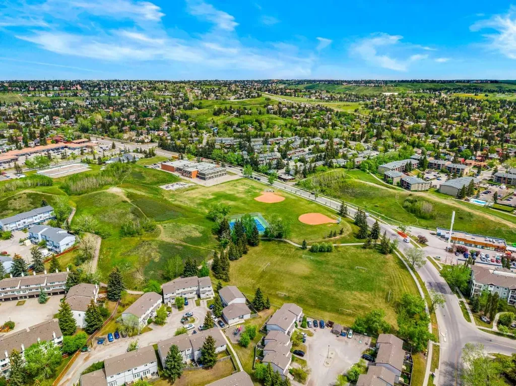 224 Ranchview Place NW Calgary AB T3G 1R7