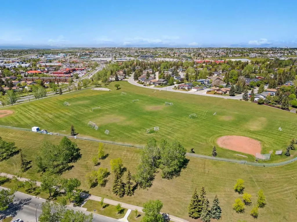 224 Ranchview Place NW Calgary AB T3G 1R7