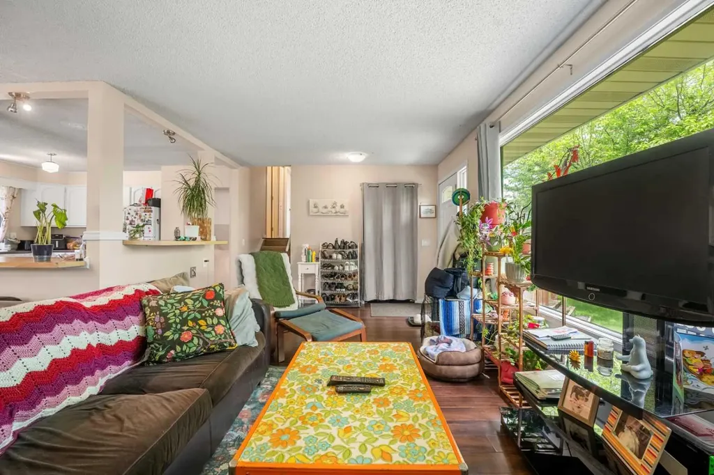 224 Ranchview Place NW Calgary AB T3G 1R7