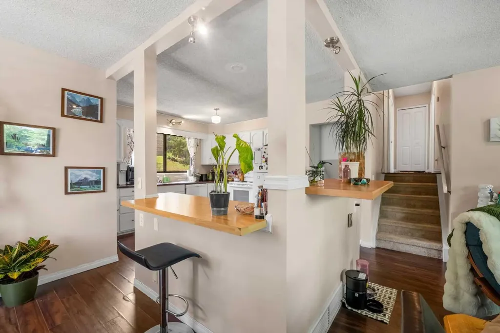 224 Ranchview Place NW Calgary AB T3G 1R7