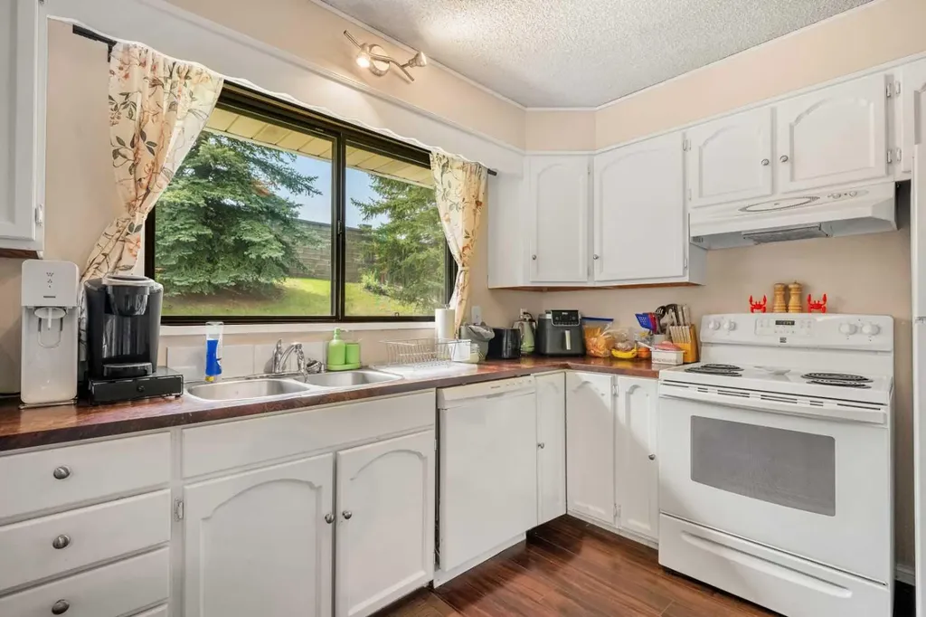 224 Ranchview Place NW Calgary AB T3G 1R7