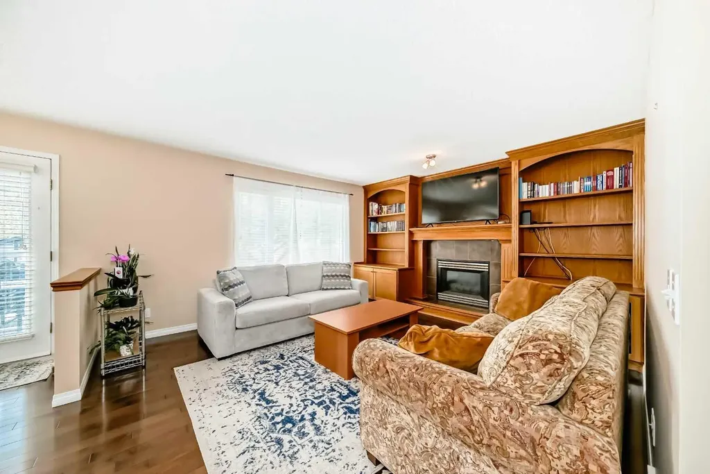 327 Hidden Ranch Circle NW Calgary AB T3A 5R3
