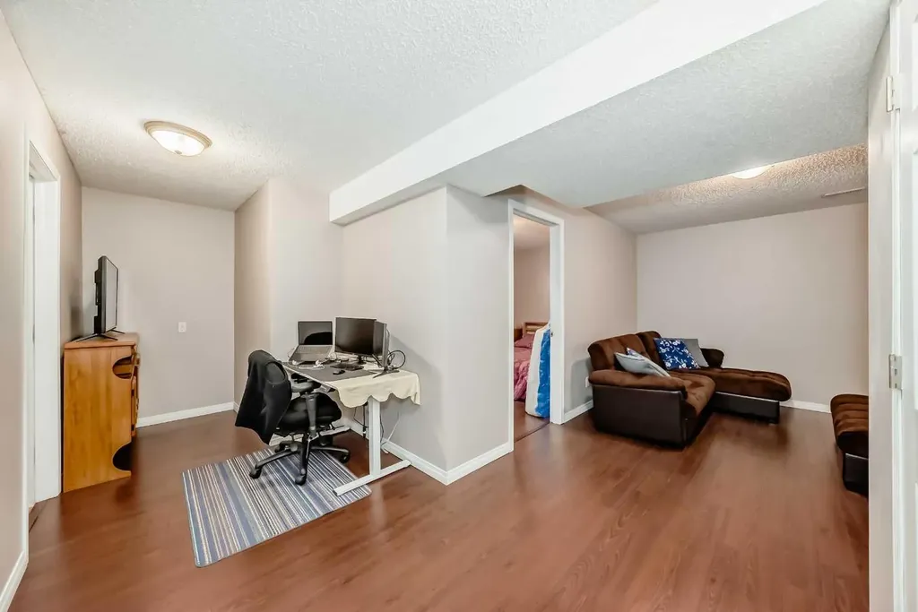 327 Hidden Ranch Circle NW Calgary AB T3A 5R3