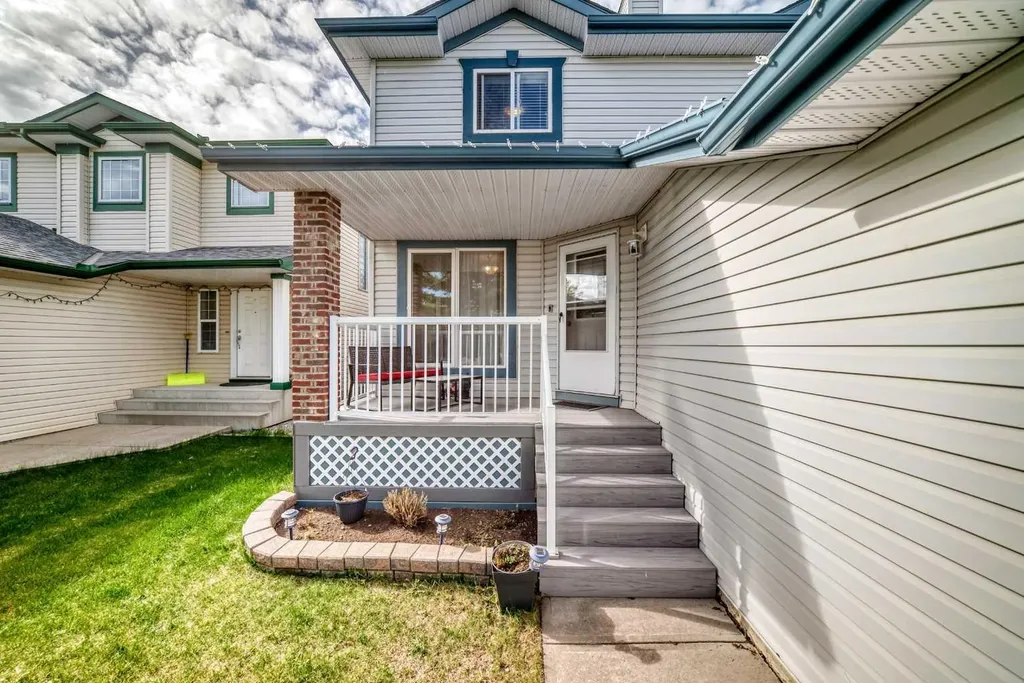 327 Hidden Ranch Circle NW Calgary AB T3A 5R3