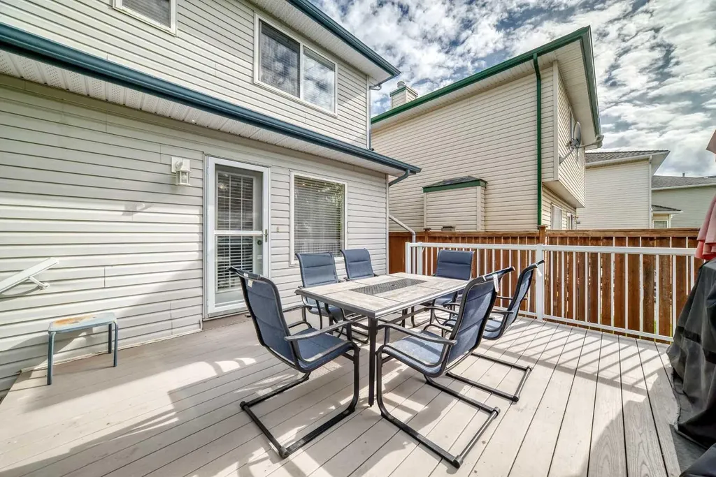327 Hidden Ranch Circle NW Calgary AB T3A 5R3