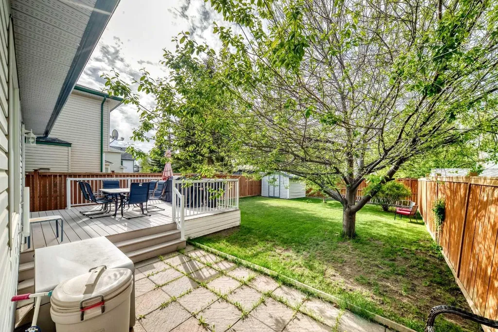 327 Hidden Ranch Circle NW Calgary AB T3A 5R3
