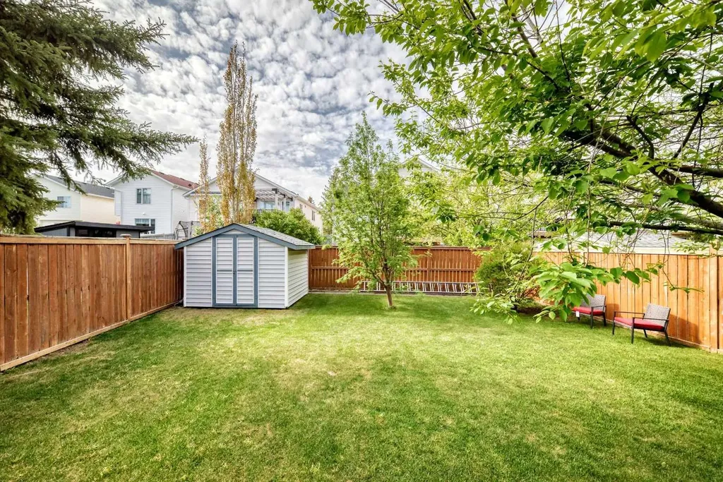 327 Hidden Ranch Circle NW Calgary AB T3A 5R3