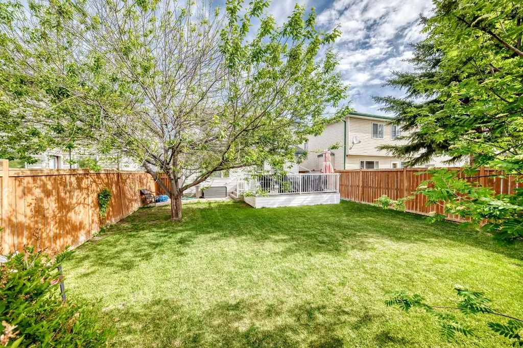 327 Hidden Ranch Circle NW Calgary AB T3A 5R3