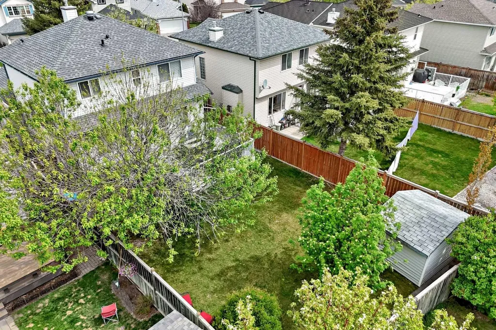 327 Hidden Ranch Circle NW Calgary AB T3A 5R3