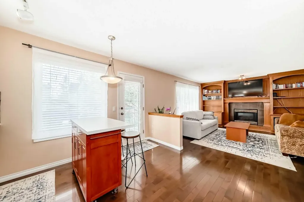 327 Hidden Ranch Circle NW Calgary AB T3A 5R3