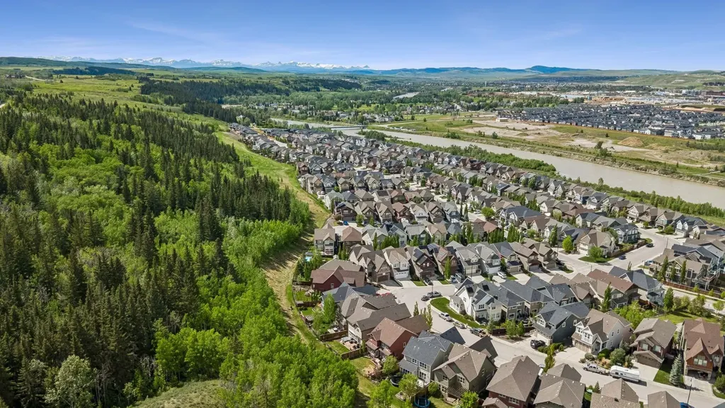 117 Riviera Crescent Cochrane AB T4C 0V4