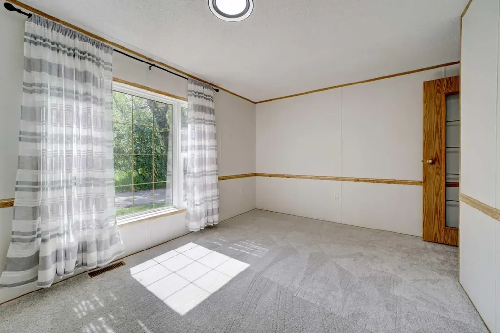 1229 Waterton Avenue Pincher Creek AB T0K 1W0