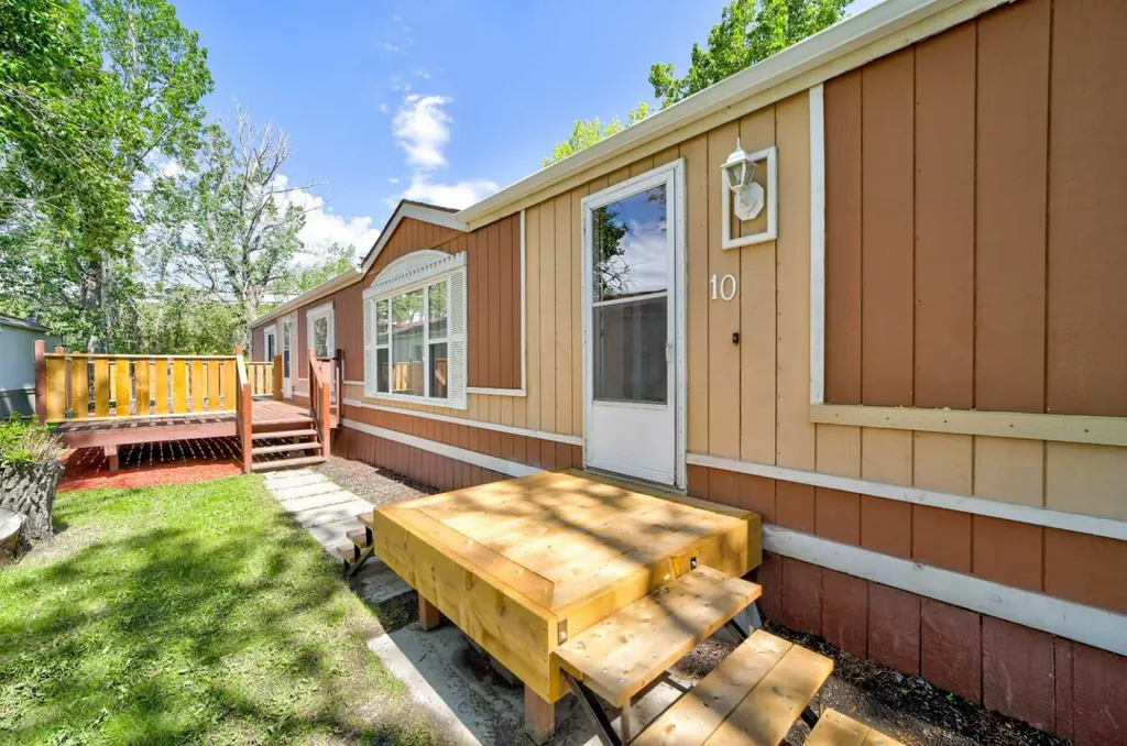 1229 Waterton Avenue Pincher Creek AB T0K 1W0