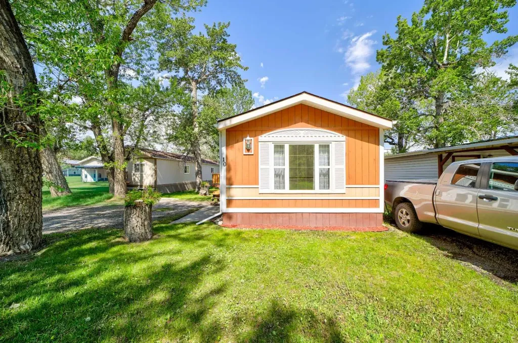 1229 Waterton Avenue Pincher Creek AB T0K 1W0