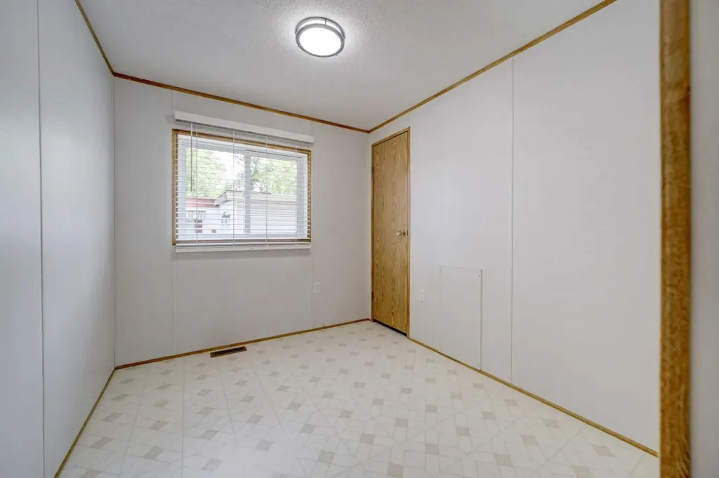 1229 Waterton Avenue Pincher Creek AB T0K 1W0