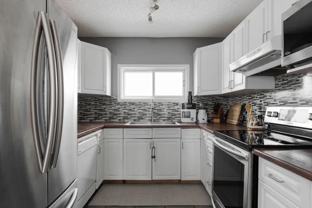 110 Parmenter Crescent Fort Mcmurray AB T9K1L8