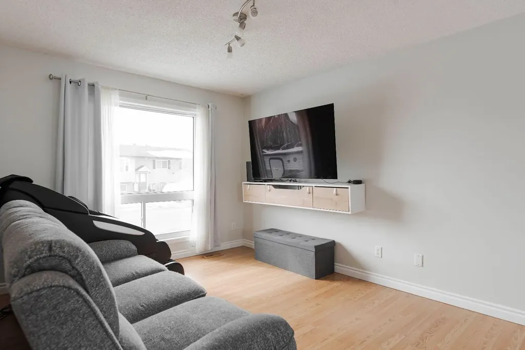 110 Parmenter Crescent Fort Mcmurray AB T9K1L8