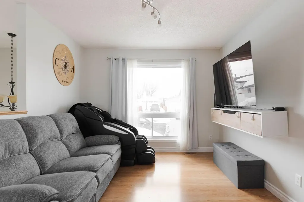 110 Parmenter Crescent Fort Mcmurray AB T9K1L8