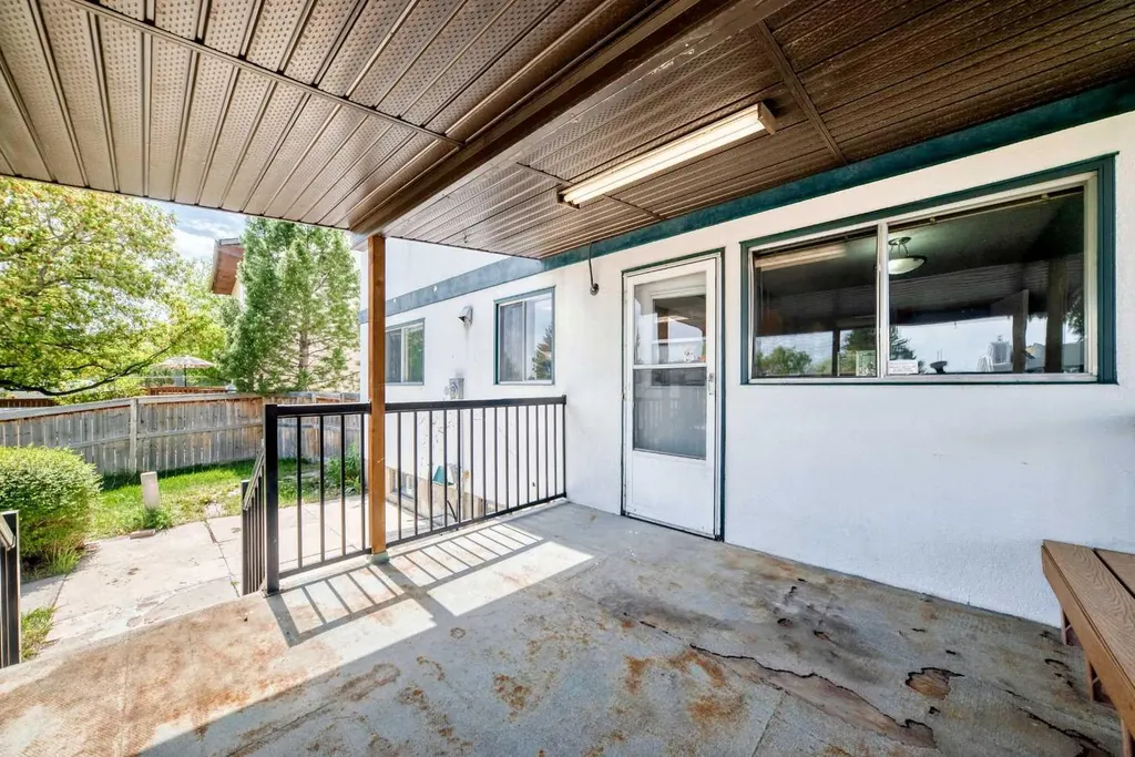 4308 55 Street NE Calgary AB T1Y 4B7