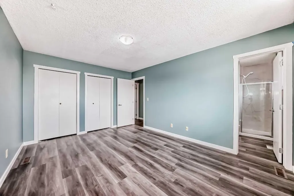 4308 55 Street NE Calgary AB T1Y 4B7