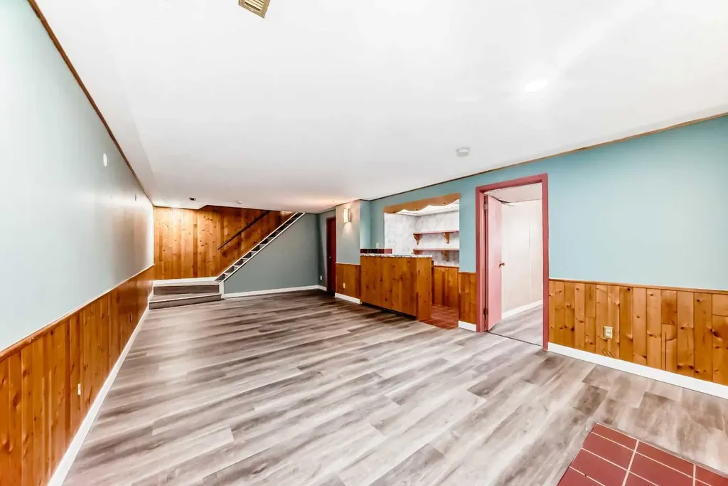 4308 55 Street NE Calgary AB T1Y 4B7