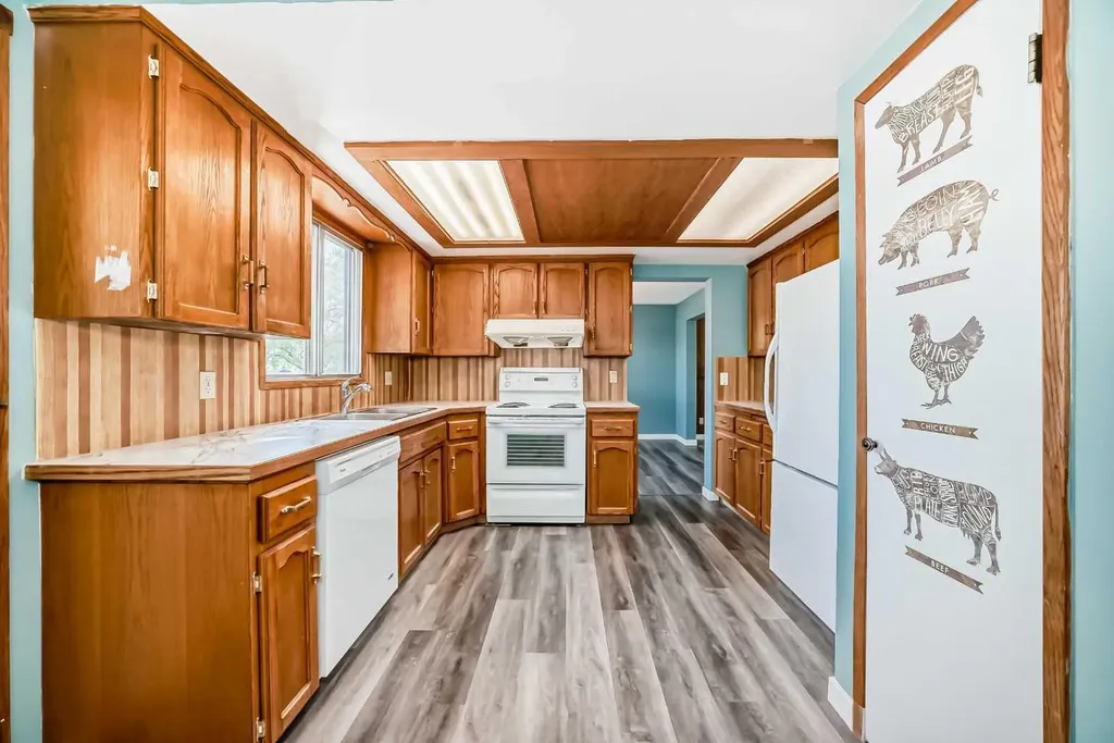 4308 55 Street NE Calgary AB T1Y 4B7