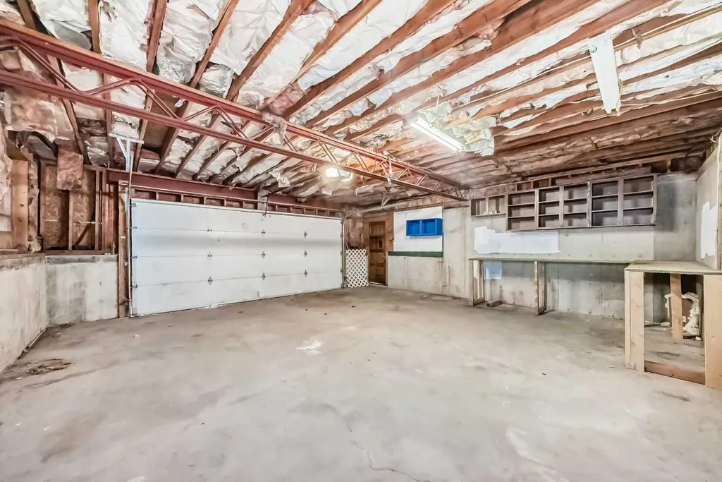 4308 55 Street NE Calgary AB T1Y 4B7
