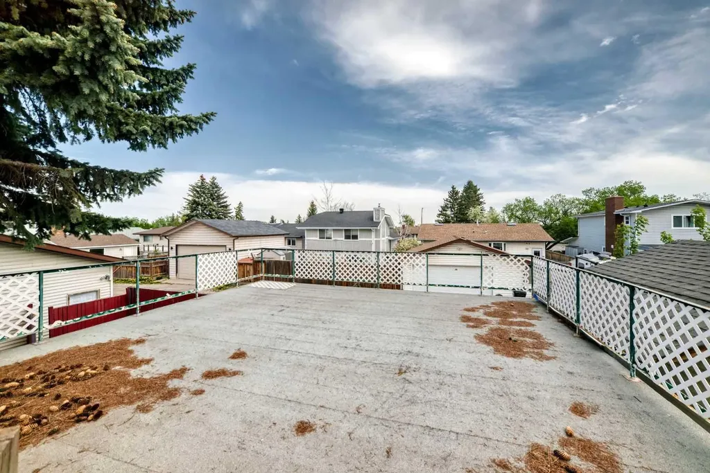 4308 55 Street NE Calgary AB T1Y 4B7