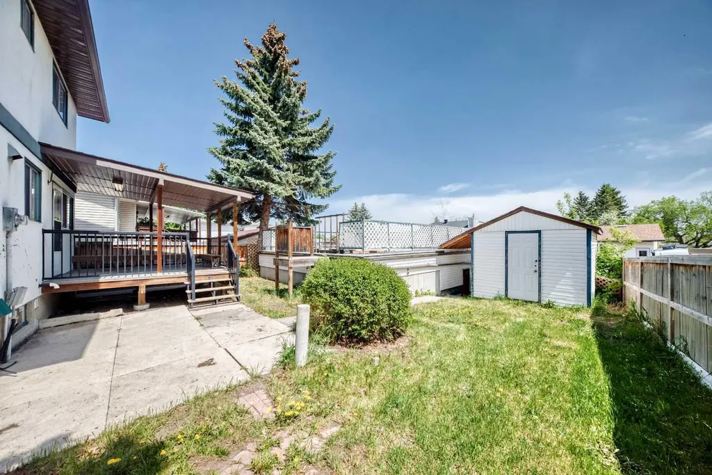 4308 55 Street NE Calgary AB T1Y 4B7