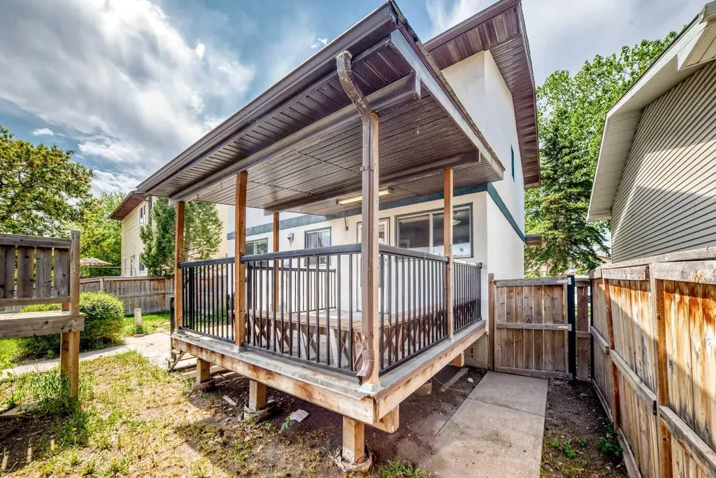 4308 55 Street NE Calgary AB T1Y 4B7